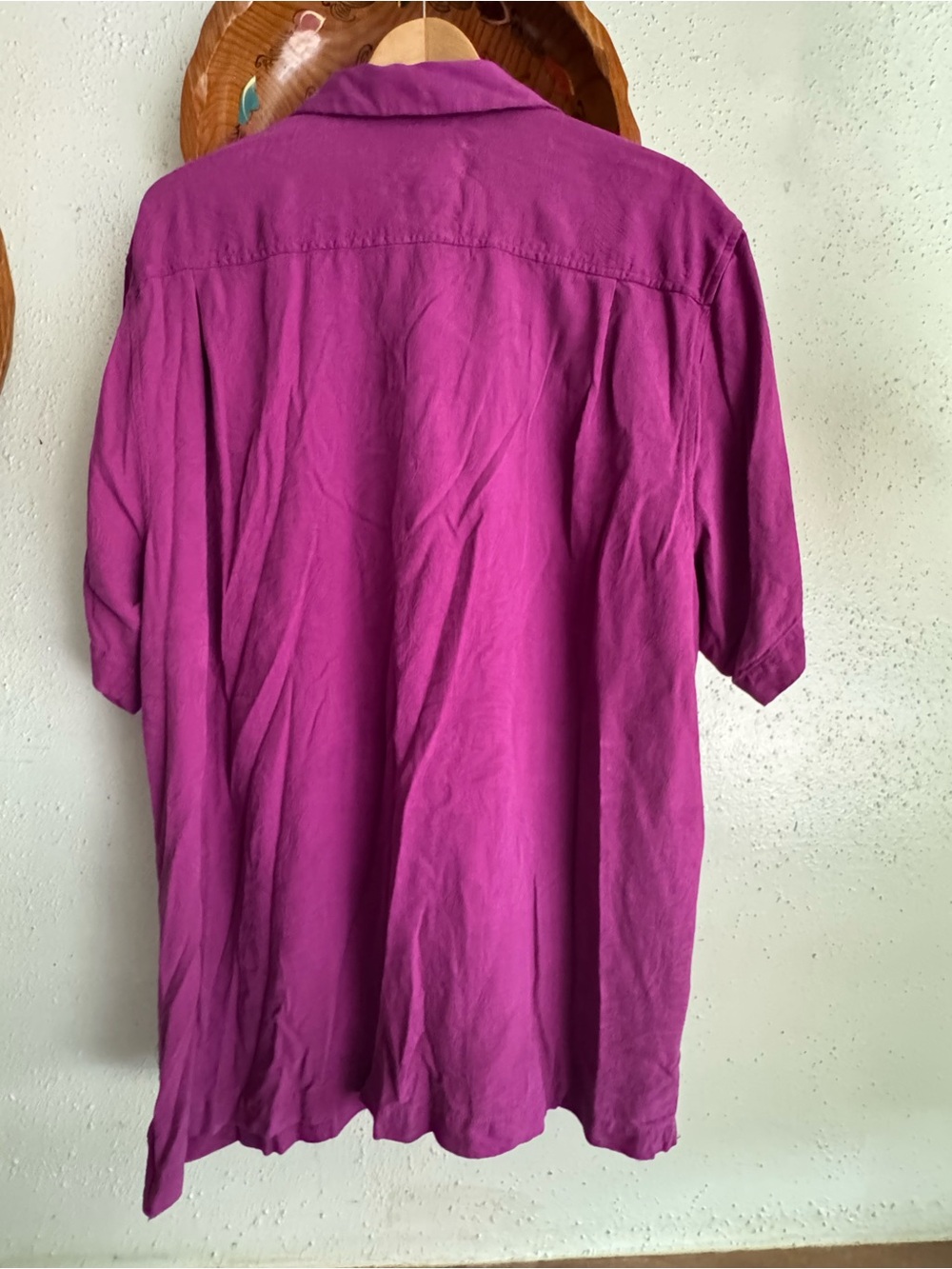 Tommy Bahama Short-Sleeve Button-Down Silk Shirt in Magenta Size XL - Picture 2 of 9